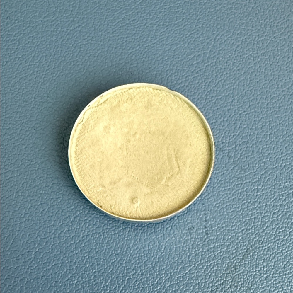 MAC Cosmetics Gold Eyeshadow